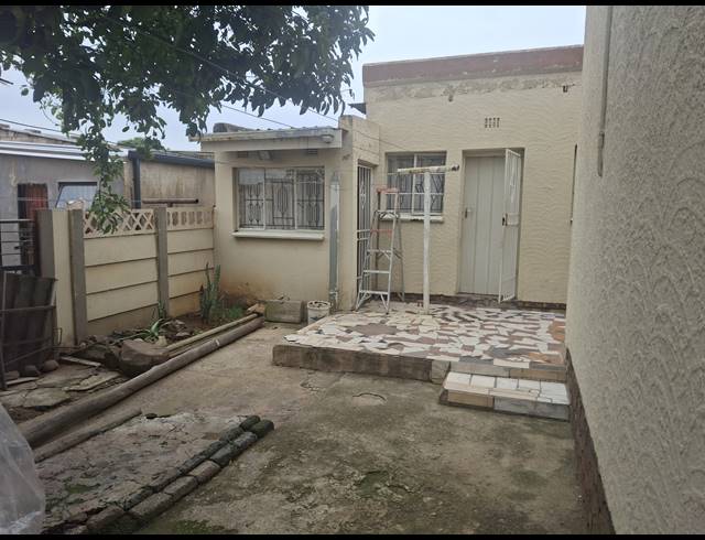 3 BEDROOM FREEHOLD FOR SALE IN MASHIMONG